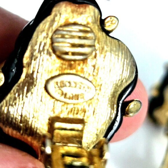 Kenneth Jay Lane Vintage Black Painted Enamel Sea Shell Clip-on Earrings - Picture 4 of 4